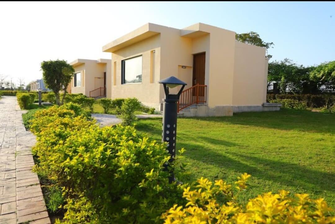 Haritma Resort Гургаон Екстериор снимка